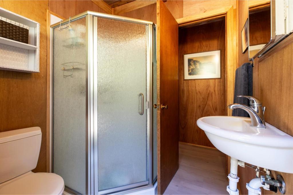 16 Potbelly Beach Road Property Photo 19