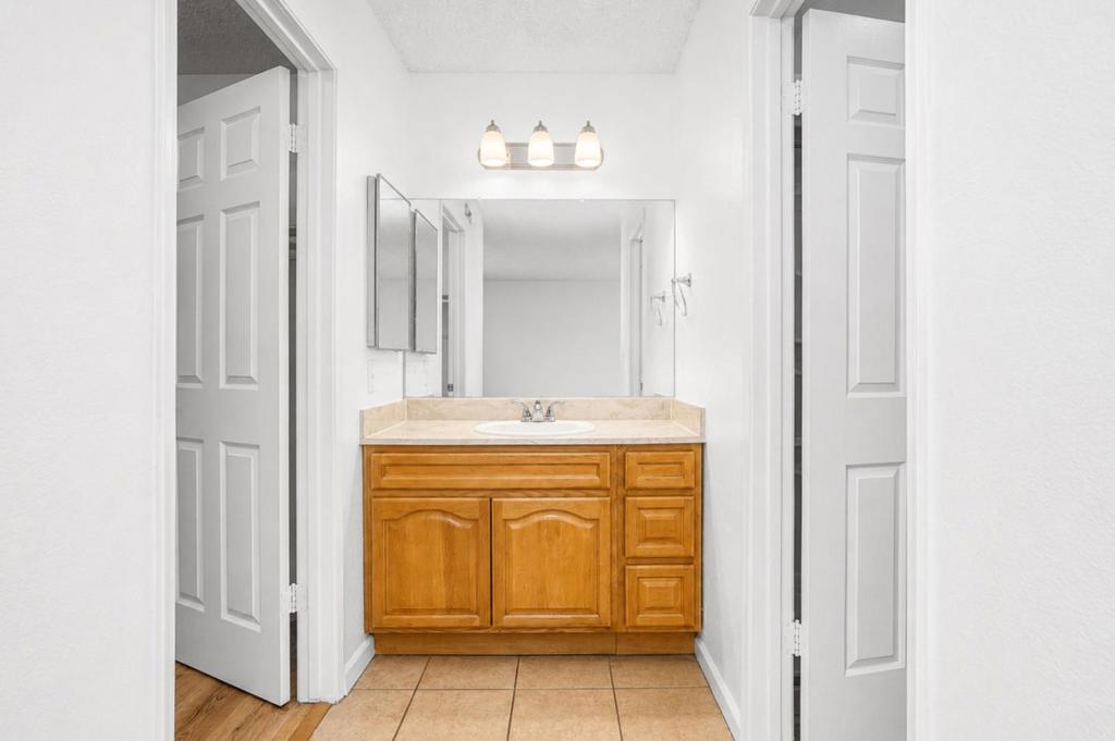 7913 Cottonleaf Way Property Photo 11