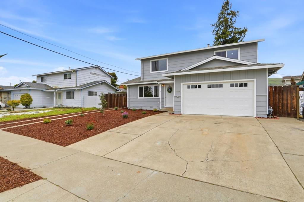 2074 Ashwood Lane Property Photo 3
