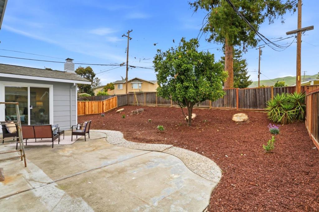 2074 Ashwood Lane Property Photo 37
