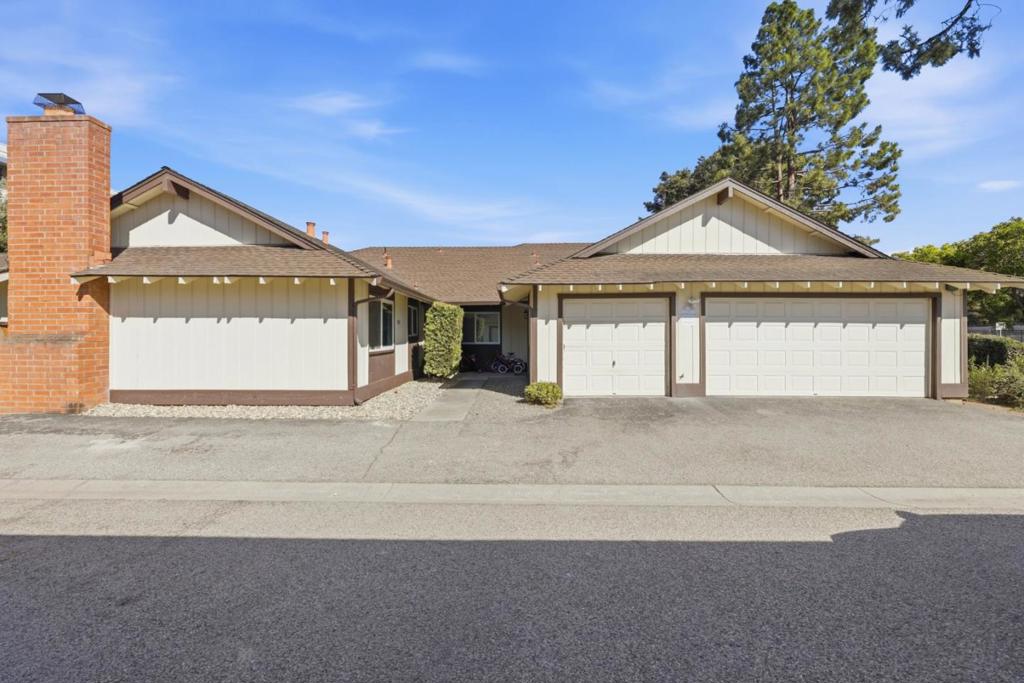 937939 Miramonte Avenue Property Photo 2