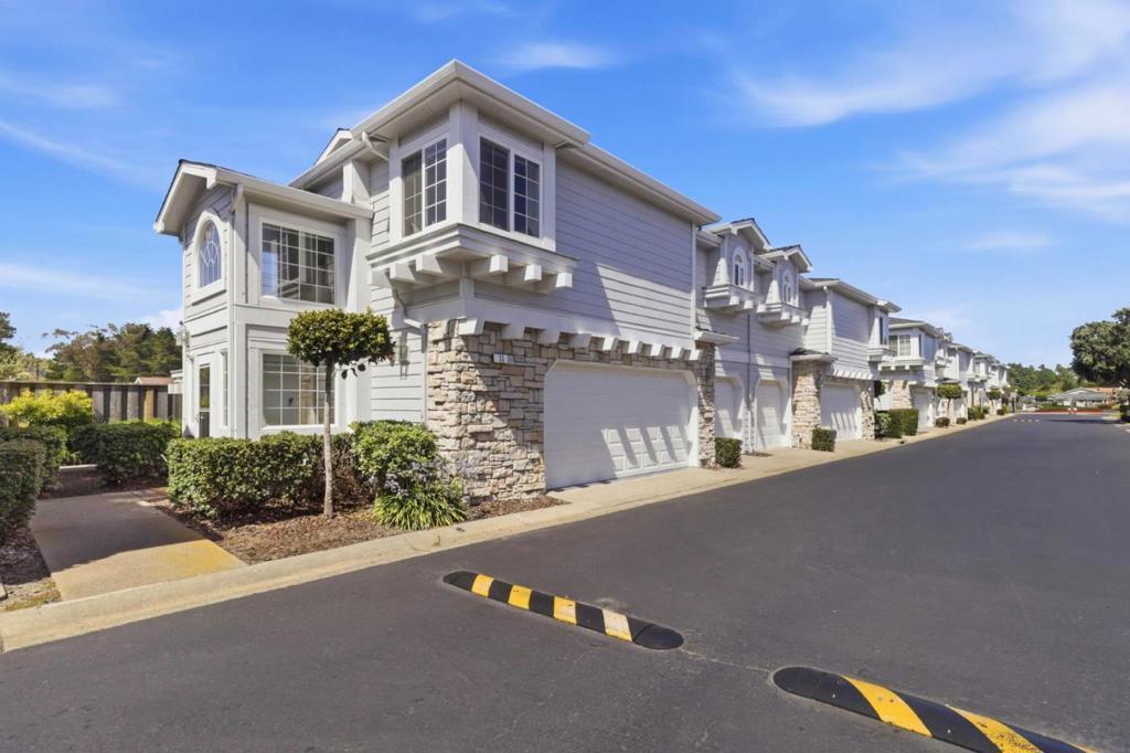 15 Outlook Circle Property Photo 1
