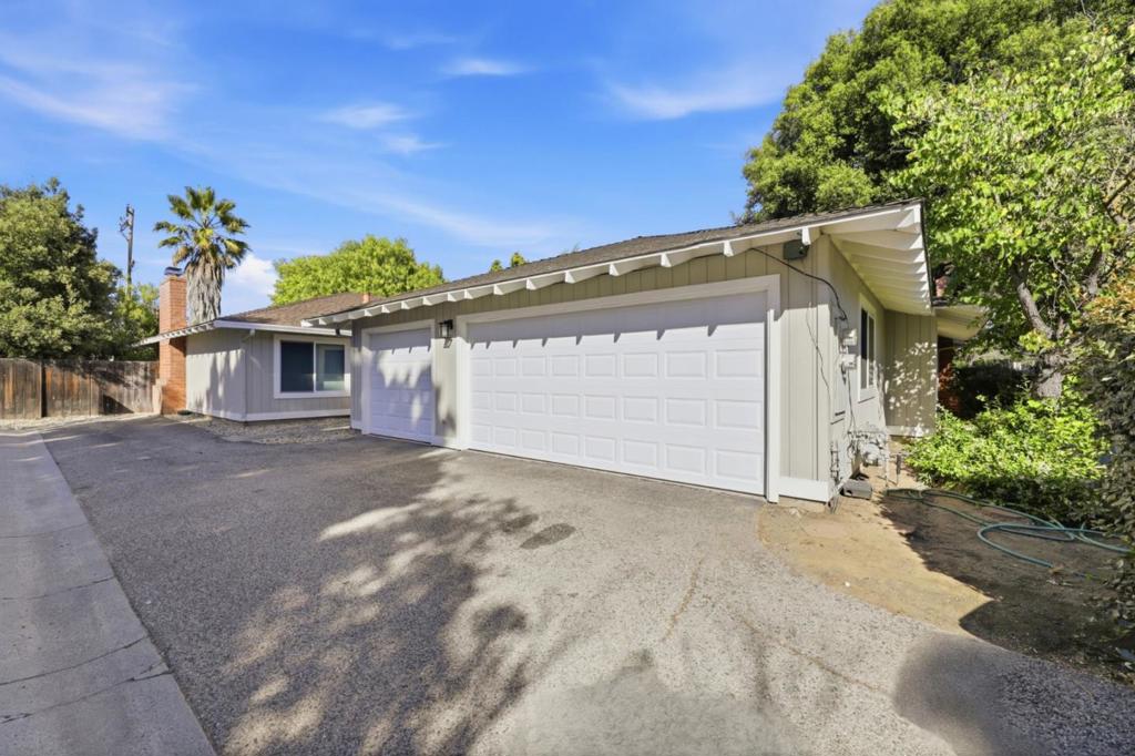 945947 Miramonte Avenue Property Photo 1