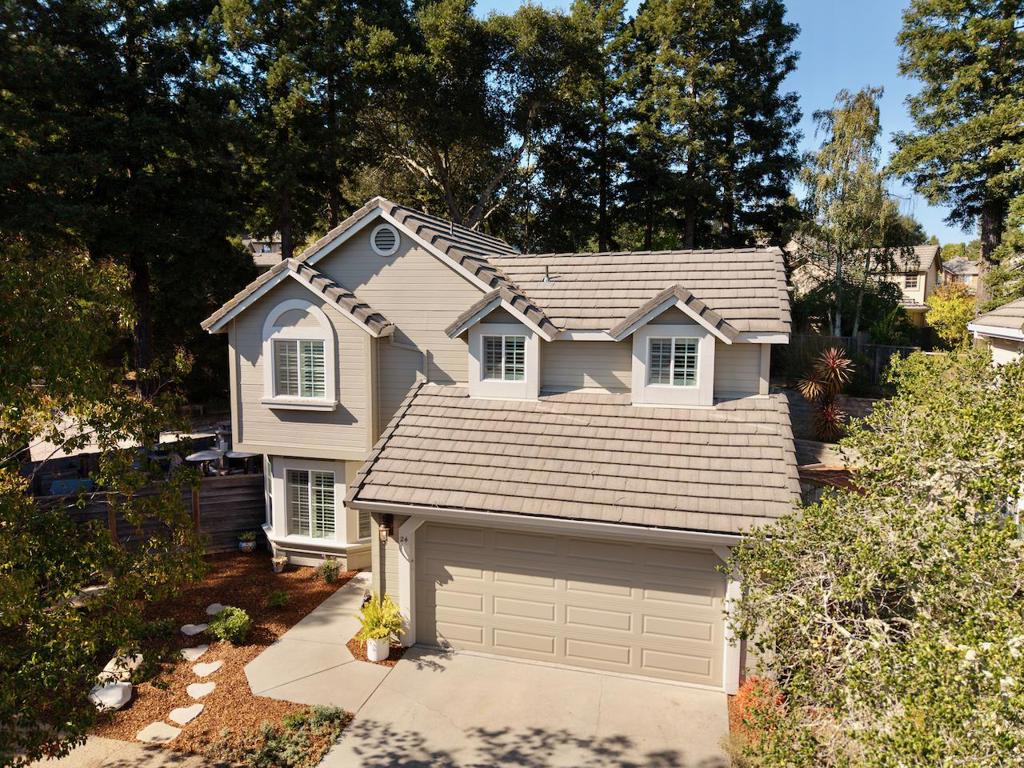 24 Coopers Hawk Court Property Photo 1