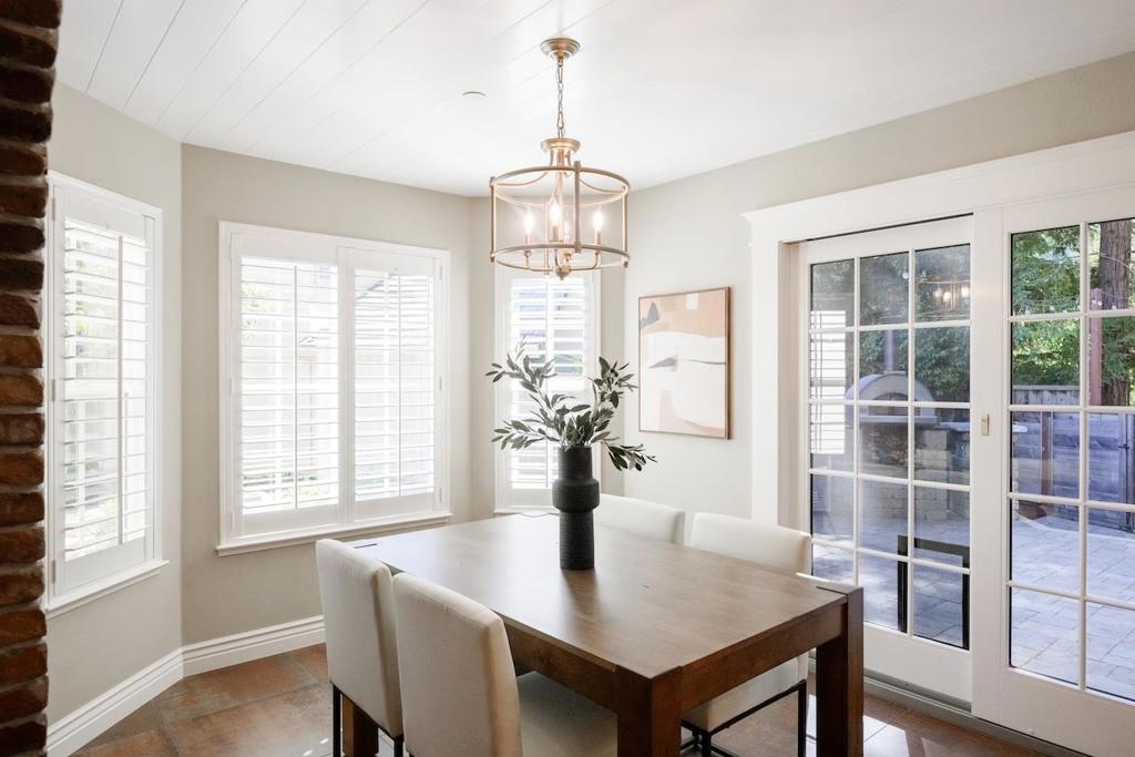 24 Coopers Hawk Court Property Photo 4