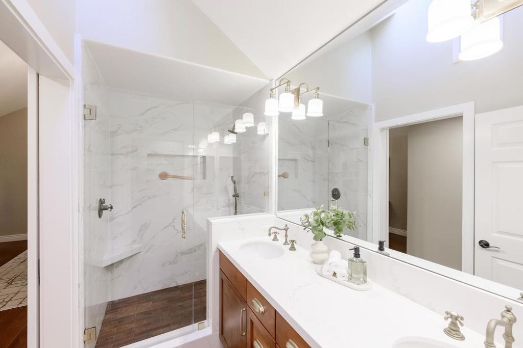 24 Coopers Hawk Court Property Photo 7