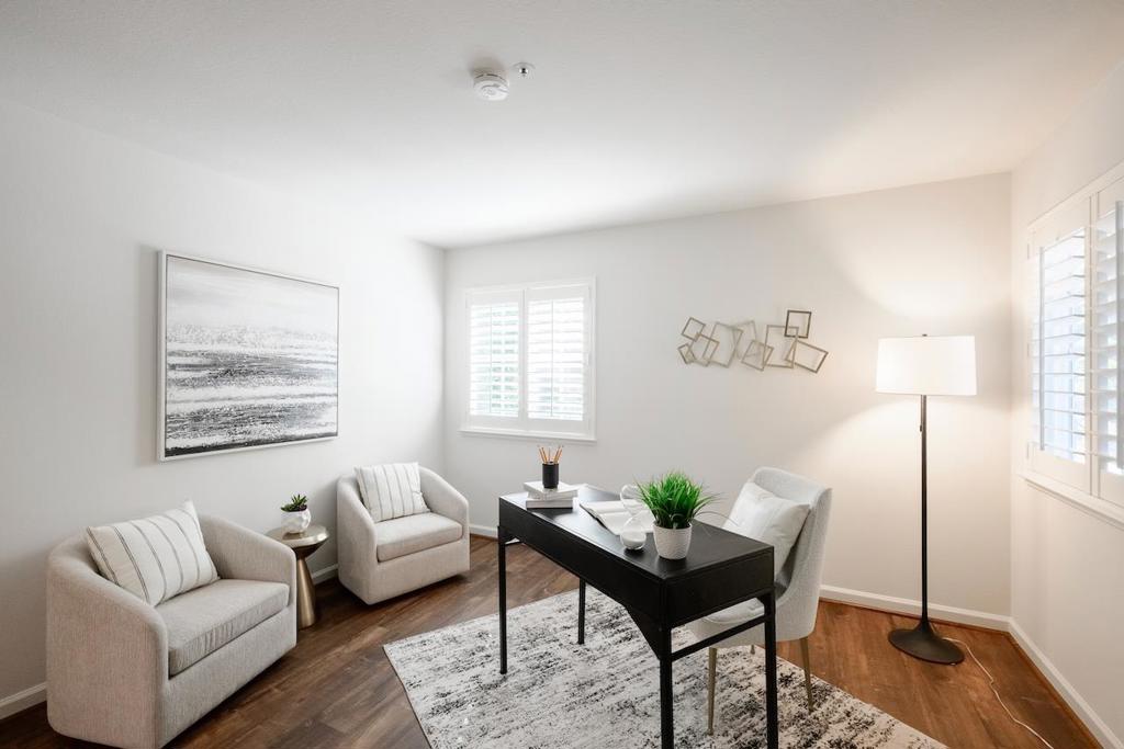 24 Coopers Hawk Court Property Photo 8