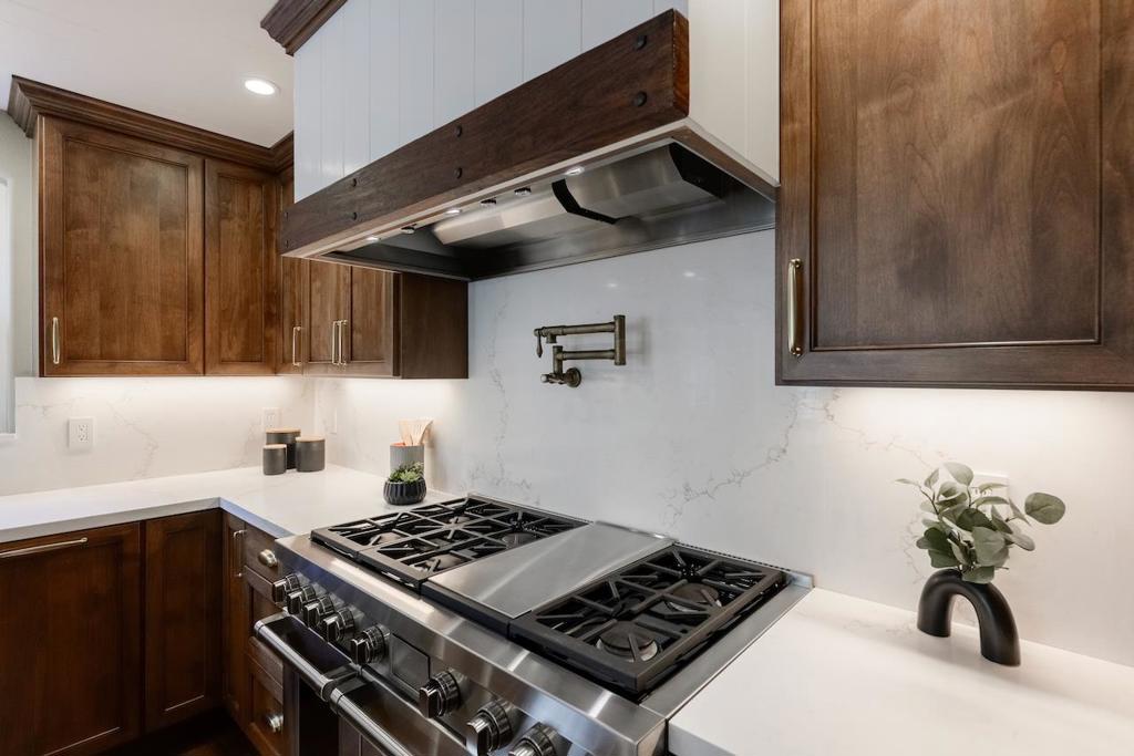 24 Coopers Hawk Court Property Photo 19