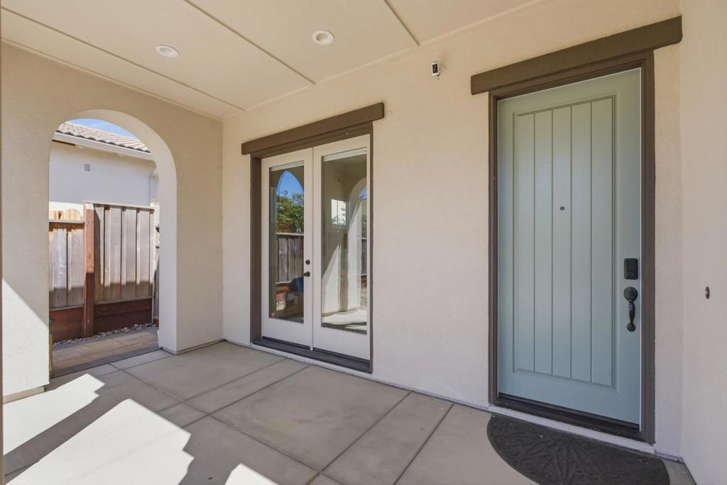 597 Matterhorn Court Property Photo 3