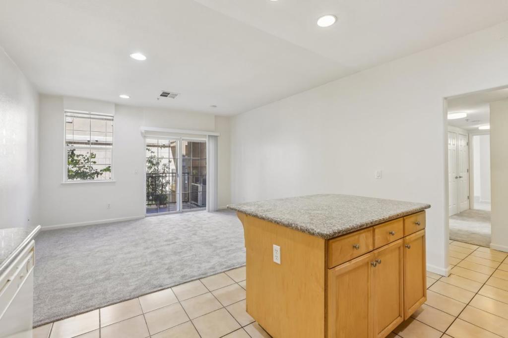 88 N Jackson Avenue 210 Property Photo 11