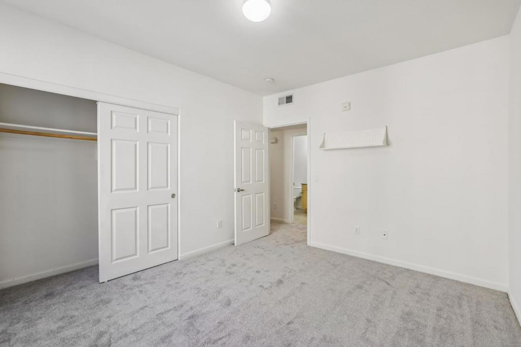88 N Jackson Avenue 210 Property Photo 22