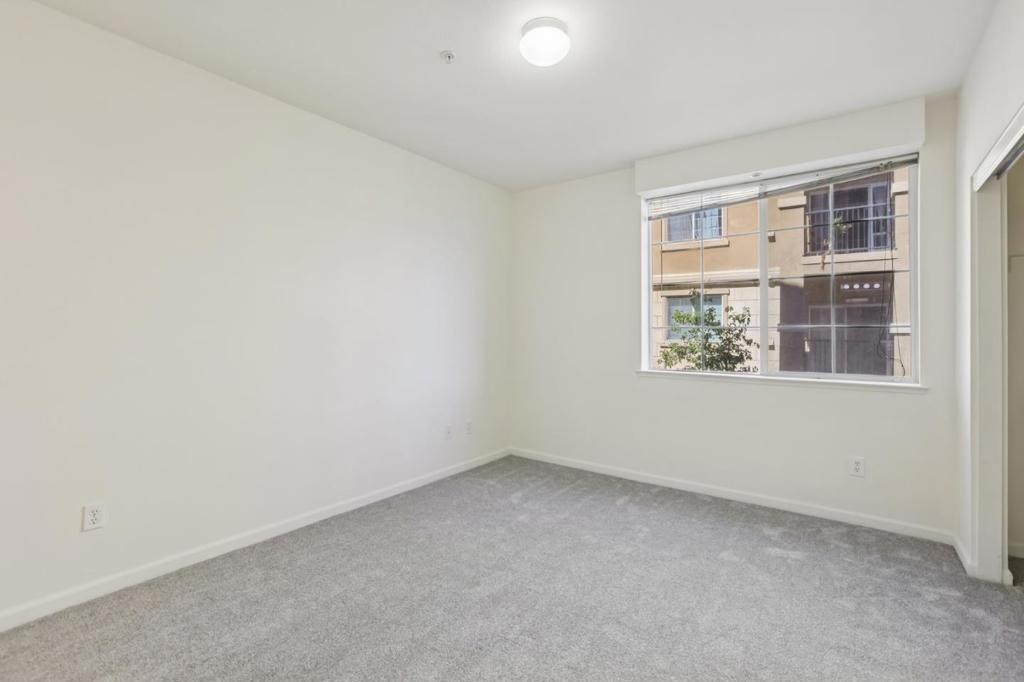 88 N Jackson Avenue 210 Property Photo 23