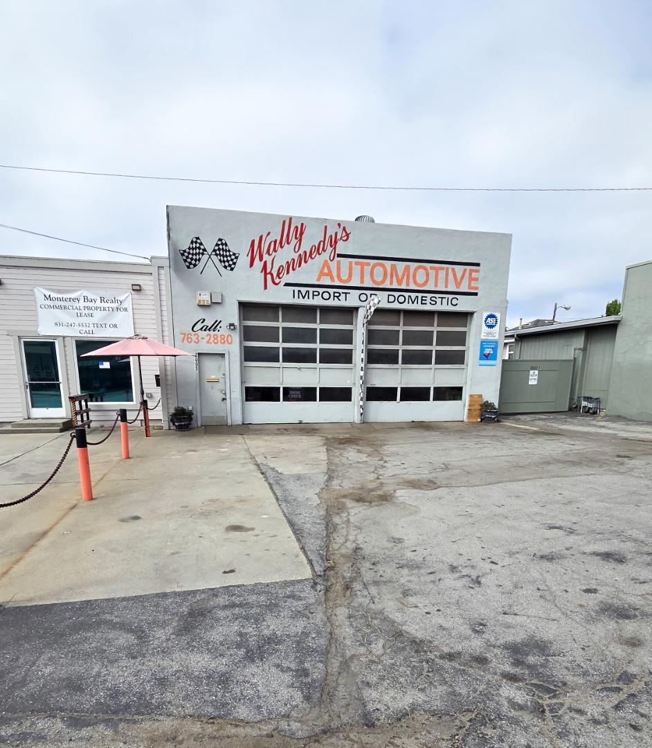 2001 Freedom Boulevard Property Photo 3