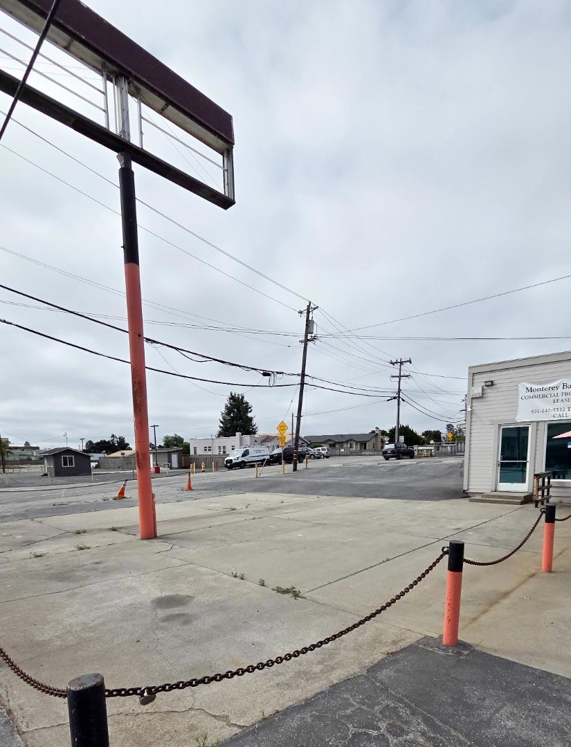 2001 Freedom Boulevard Property Photo 5