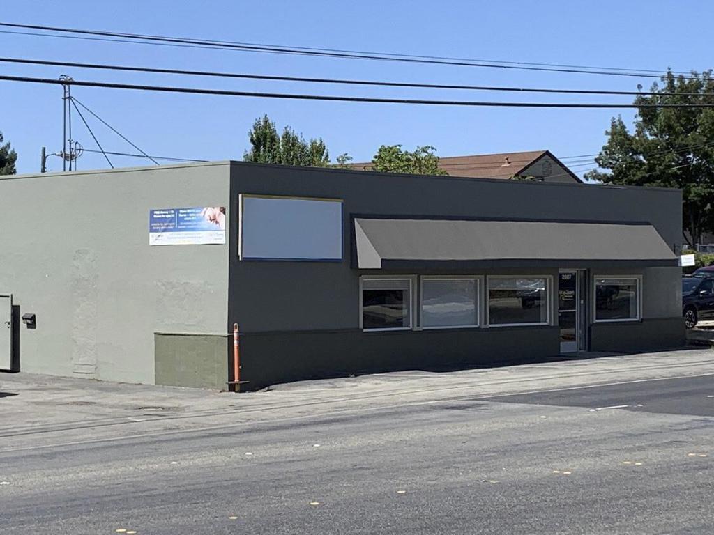 2007 Freedom Boulevard Property Photo 1