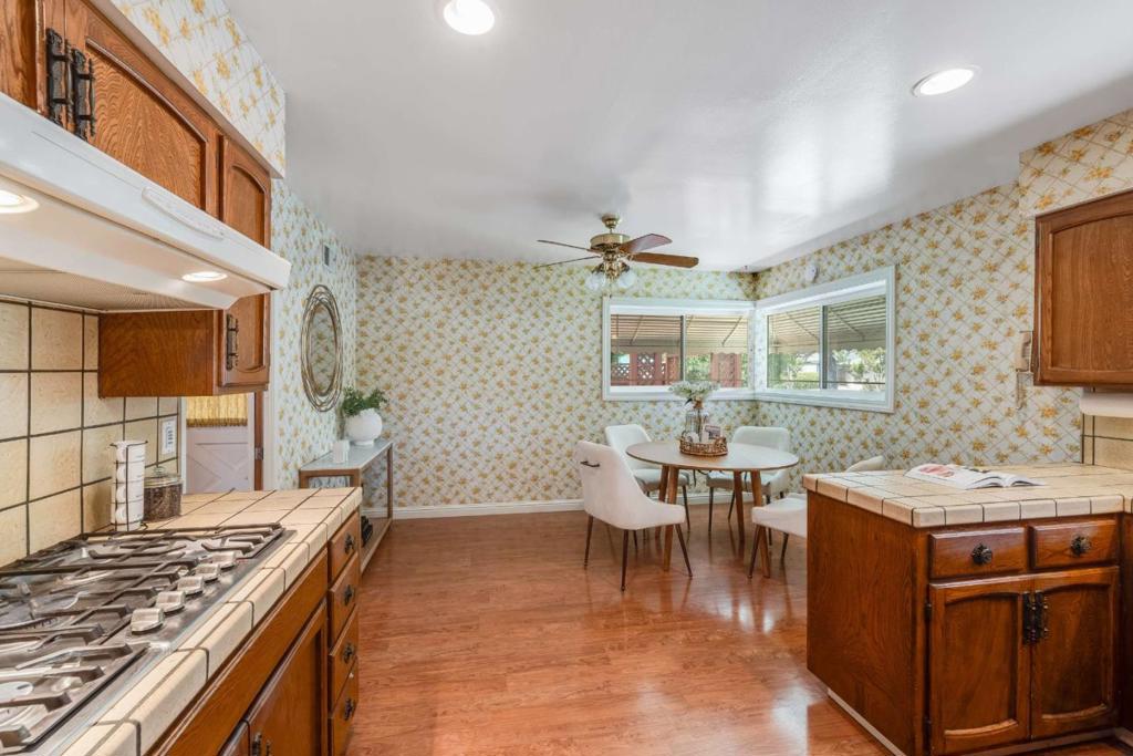 1402 Sprucewood Drive Property Photo 11