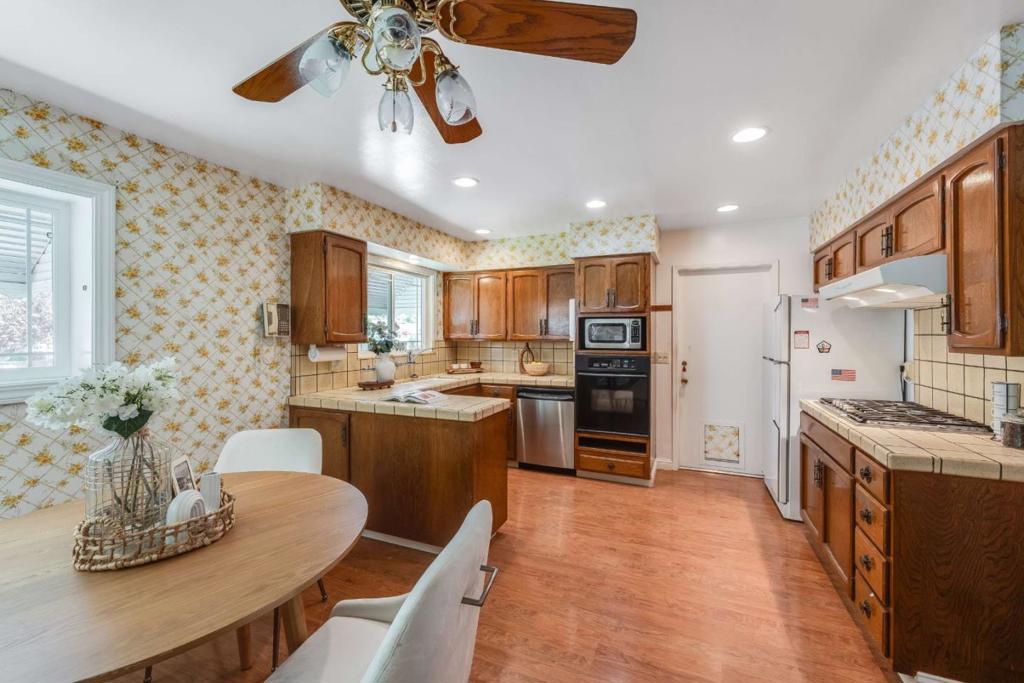 1402 Sprucewood Drive Property Photo 12