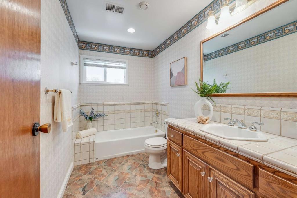 1402 Sprucewood Drive Property Photo 17