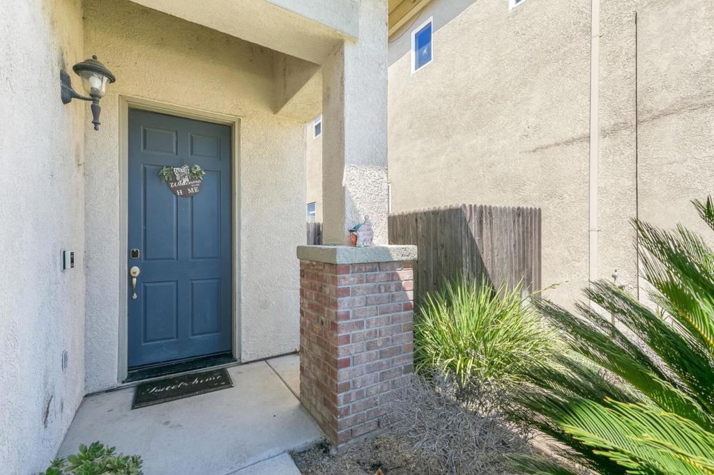 2027 Evening St Property Photo 6