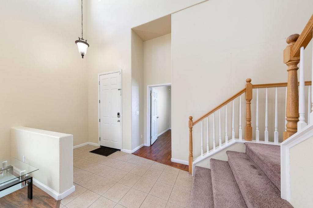 2027 Evening St Property Photo 9