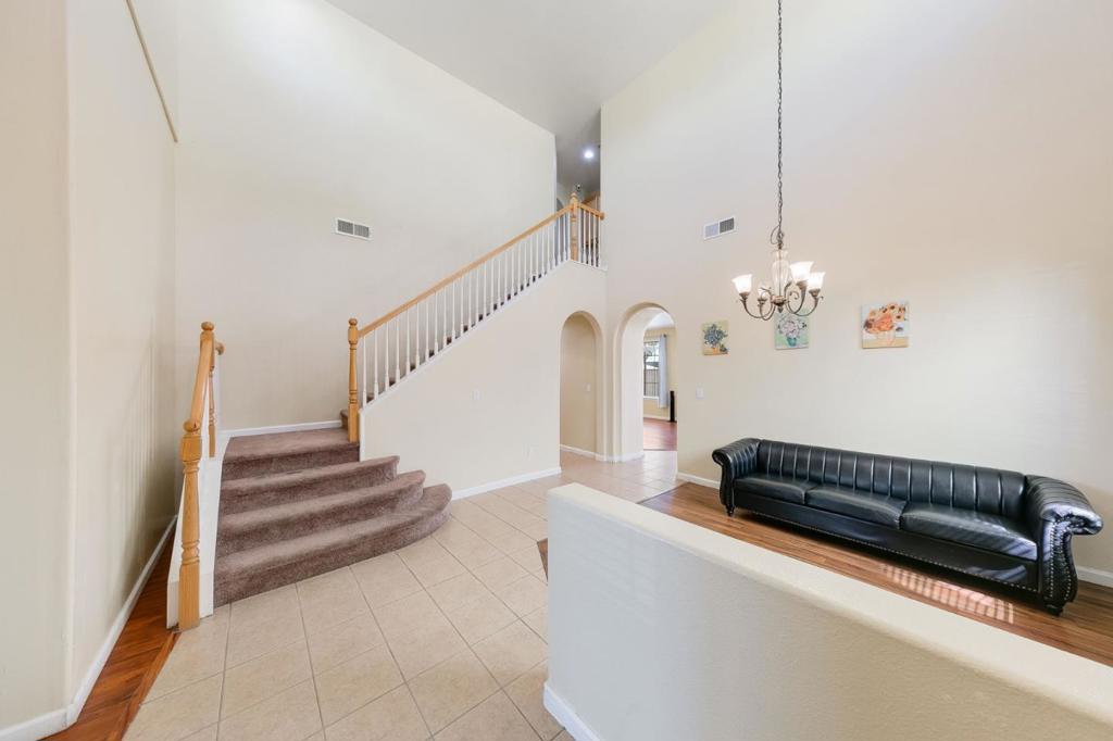 2027 Evening St Property Photo 10