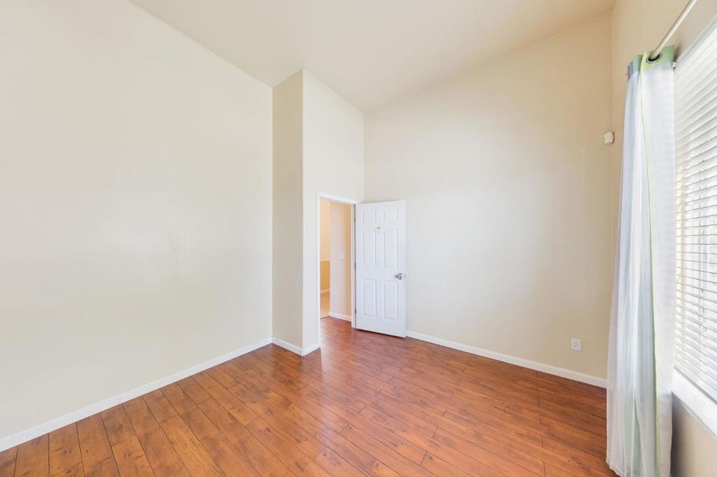 2027 Evening St Property Photo 13