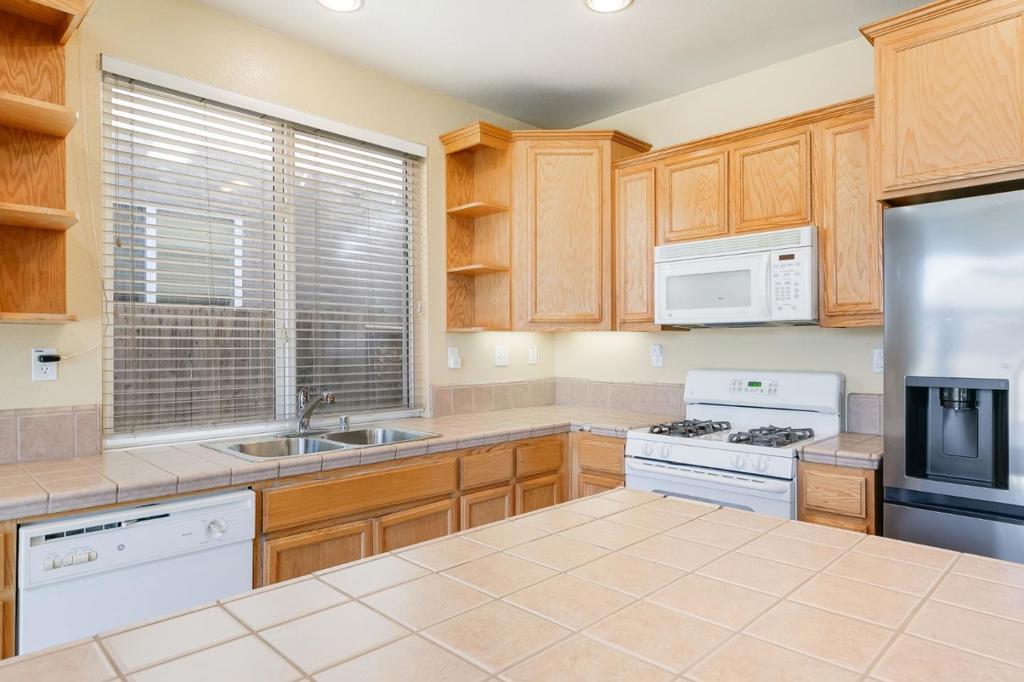 2027 Evening St Property Photo 20