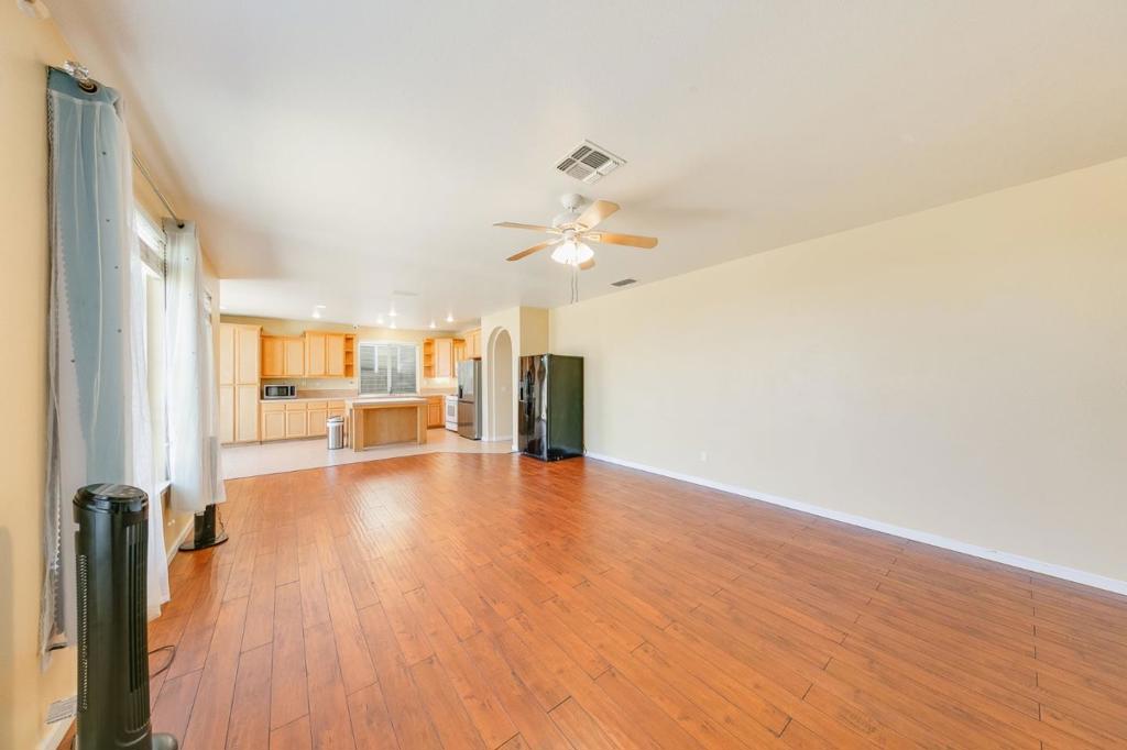 2027 Evening St Property Photo 30