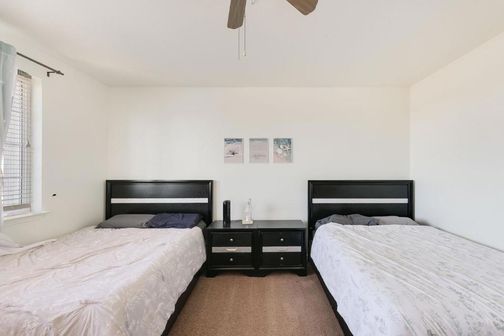 2027 Evening St Property Photo 33