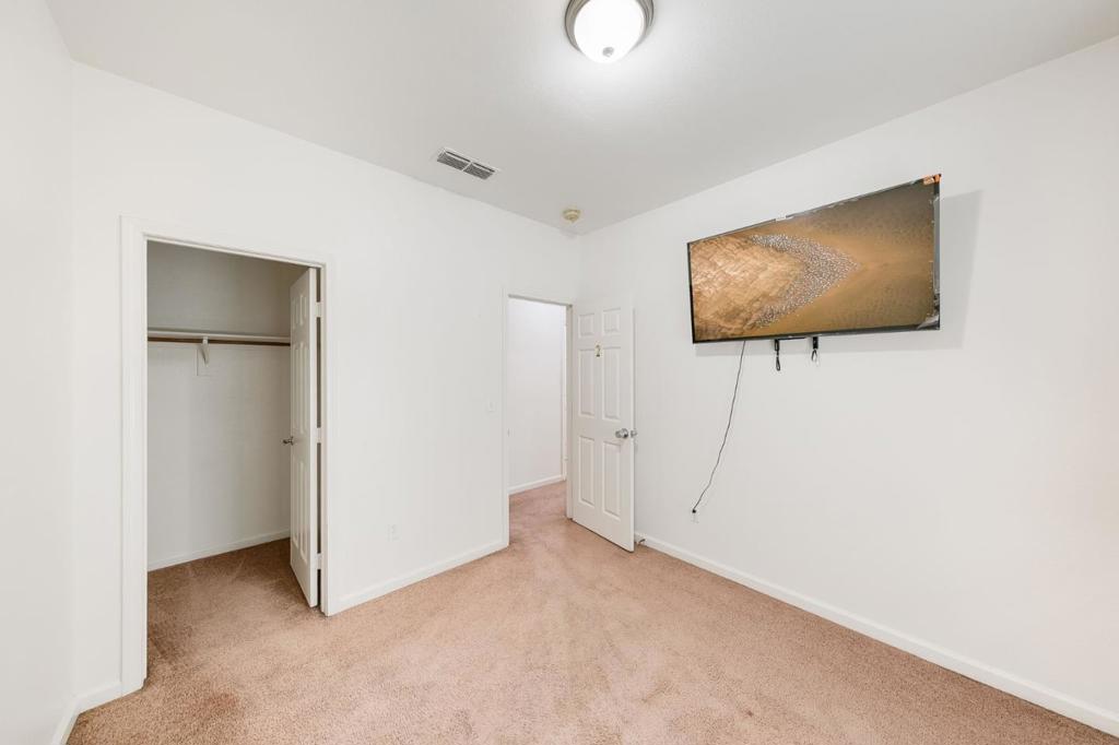 2027 Evening St Property Photo 42