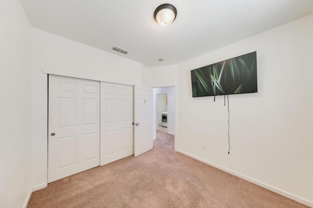 2027 Evening St Property Photo 44