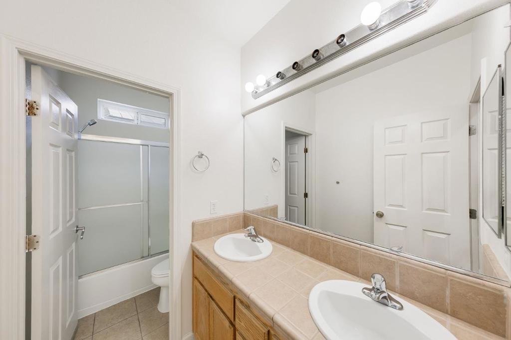 2027 Evening St Property Photo 47