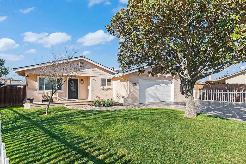 8135 Las Animas Court Property Photo 1