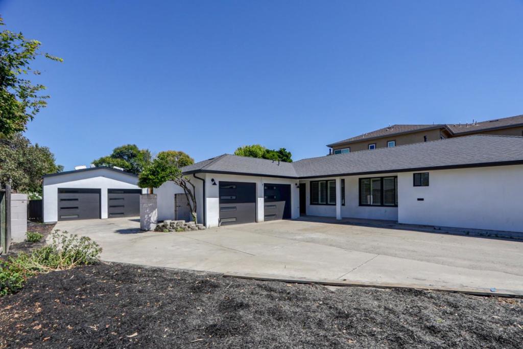 14838 Union Avenue Property Photo 1