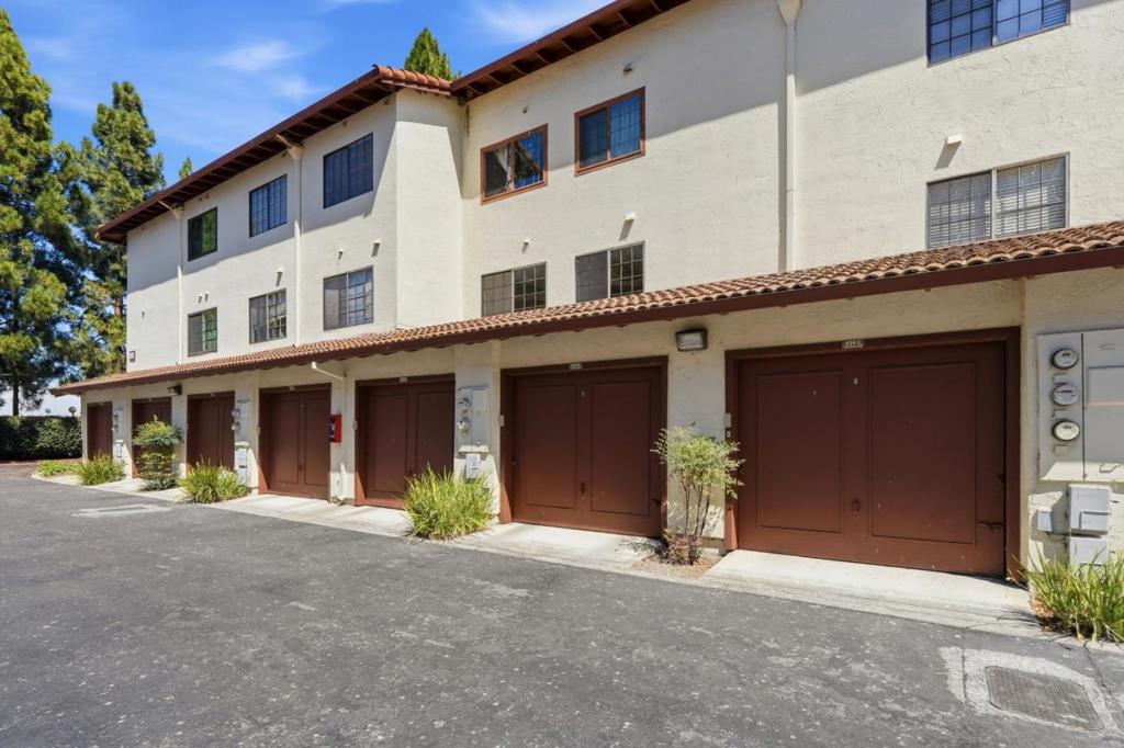 454 Costa Mesa Terrace B Property Photo 1