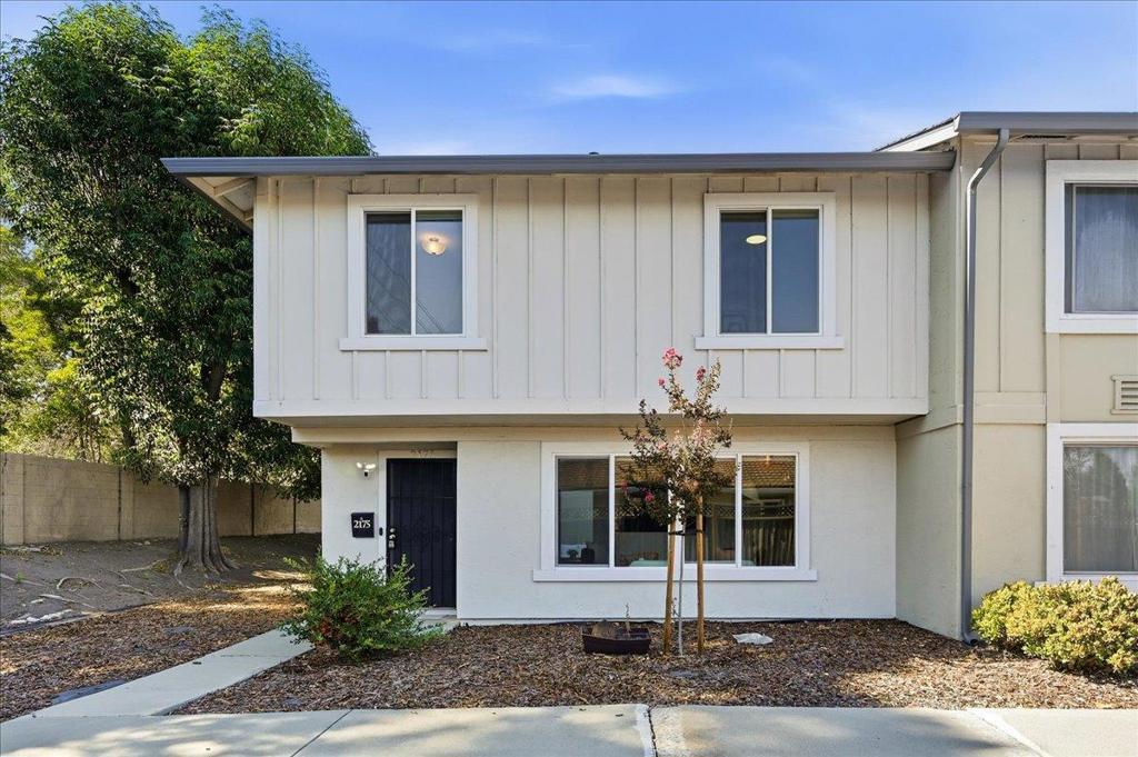 2175 Meadowgate Way Property Photo 2