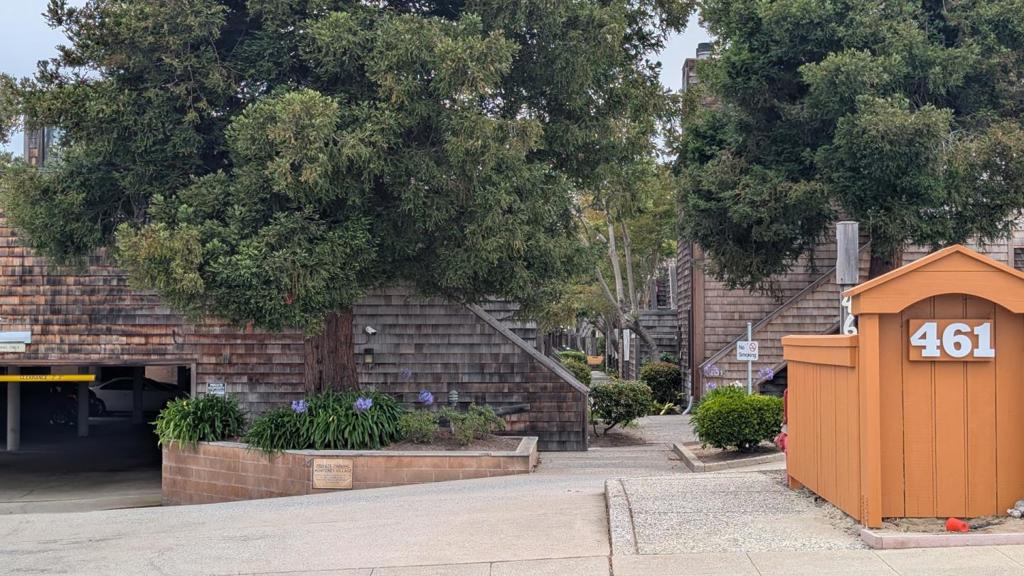 461 Dela Vina Avenue 104 Property Photo 2