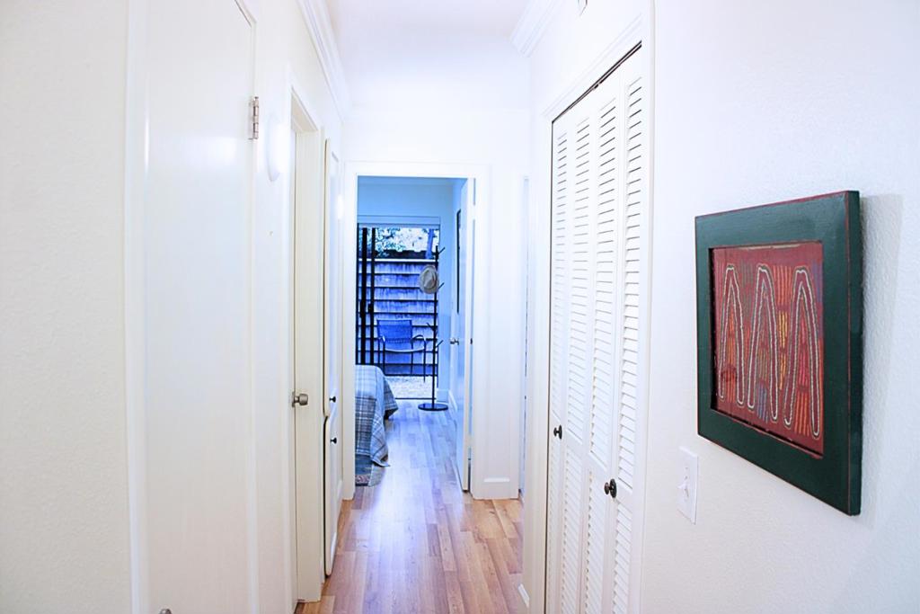 461 Dela Vina Avenue 104 Property Photo 16