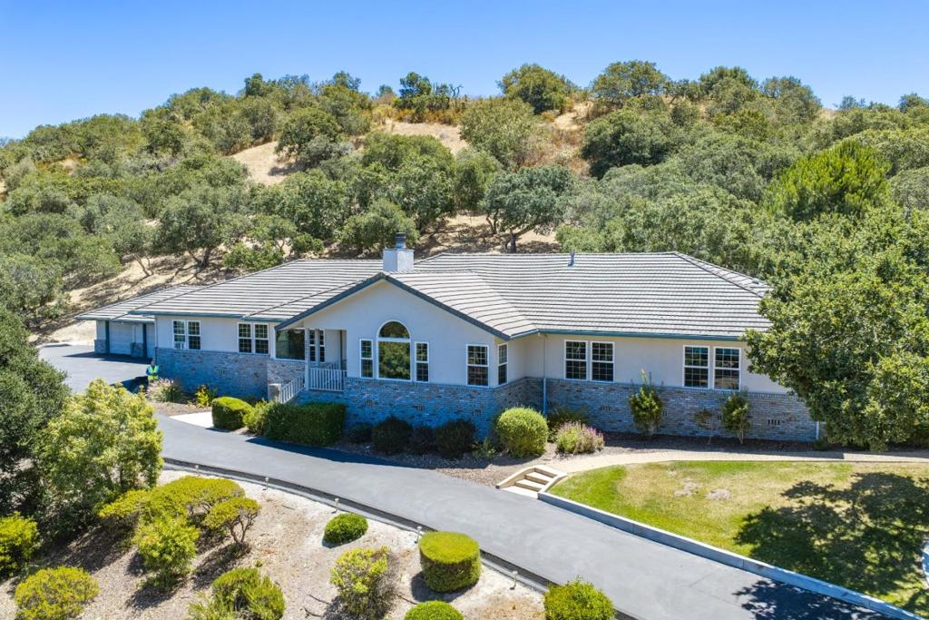 28951 Falcon Ridge Property Photo 1