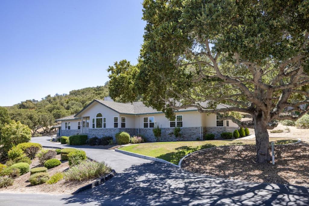 28951 Falcon Ridge Property Photo 2