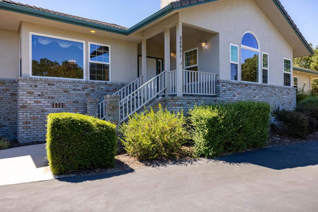 28951 Falcon Ridge Property Photo 4