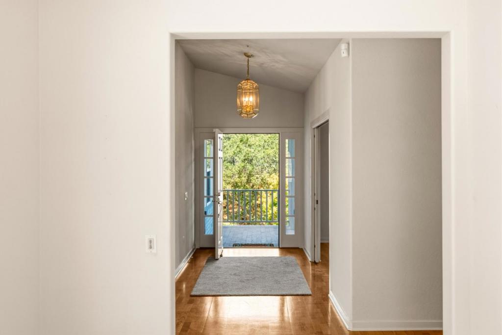 28951 Falcon Ridge Property Photo 5