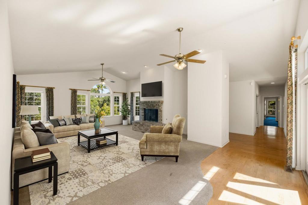 28951 Falcon Ridge Property Photo 13