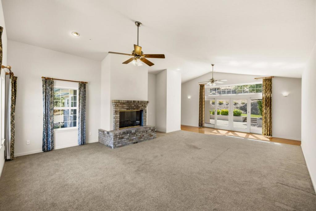 28951 Falcon Ridge Property Photo 15