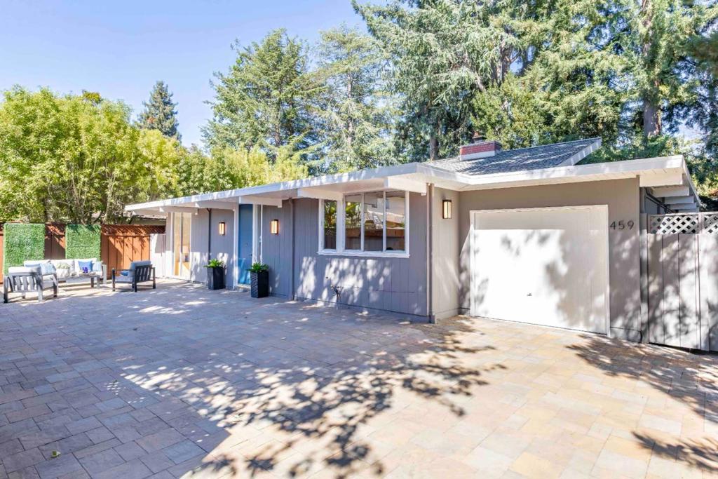 459 Oregon Avenue Property Photo