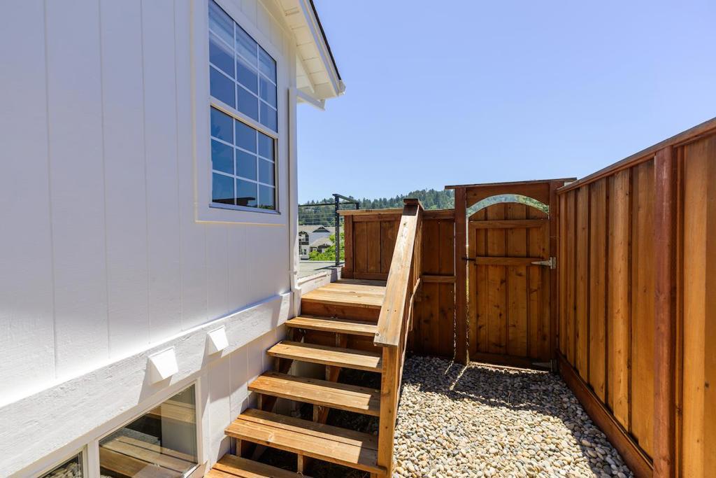 31 Dunslee Way Property Photo 62