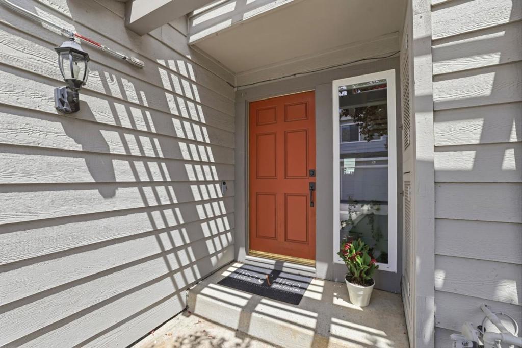 1548 Camden Village Circle Property Photo 2