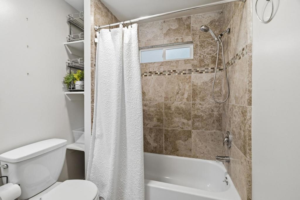 260 El Solyo Heights Drive Property Photo 14