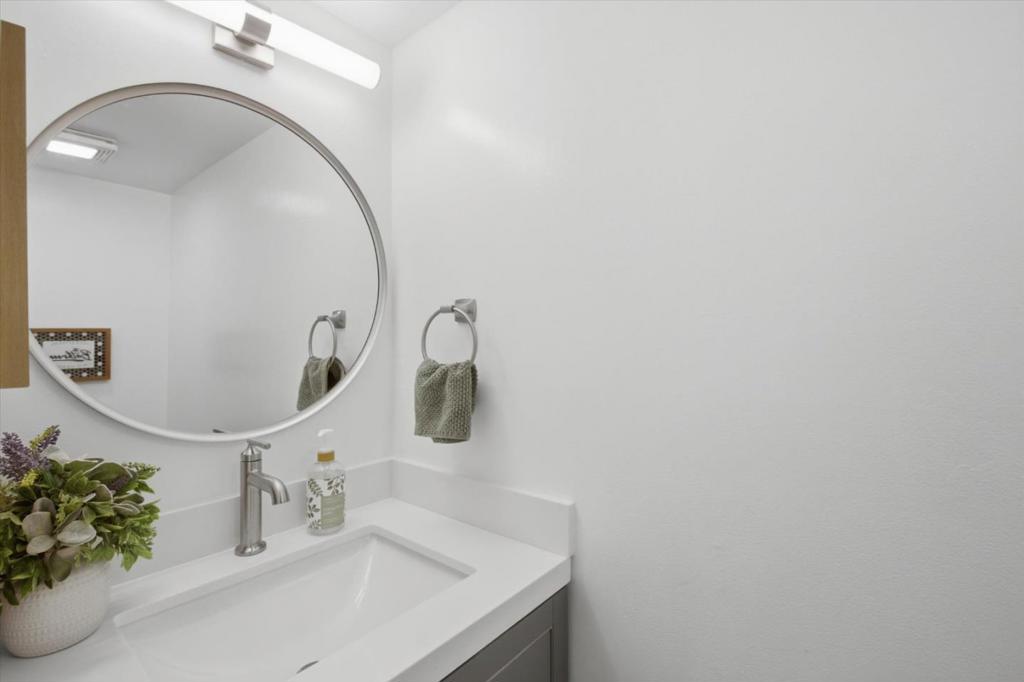 22963 Longdown Road Property Photo 22