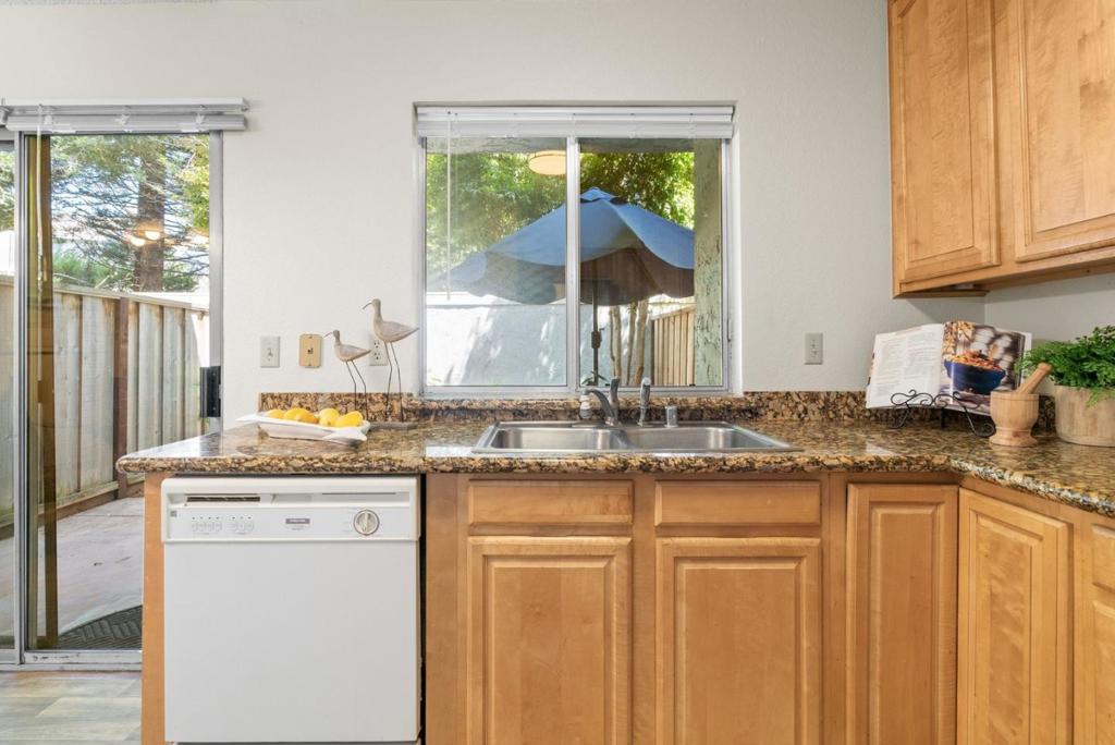 406 Sailfish Drive Property Photo 13